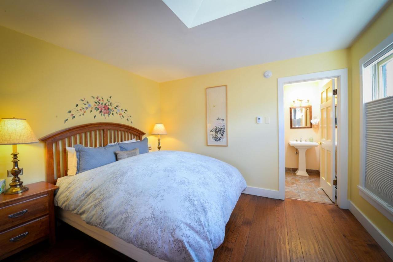 Briar Rose Bed & Breakfast Bed & Breakfast Boulder Room photo